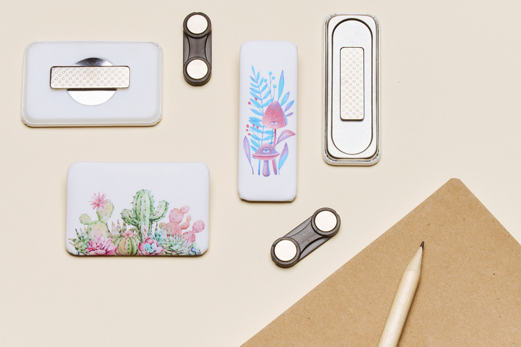 Badges magnétiques pour vêtements rectangulaires